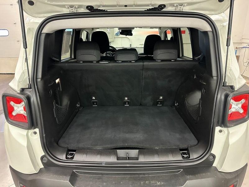 2018 Jeep Renegade SportImage 16