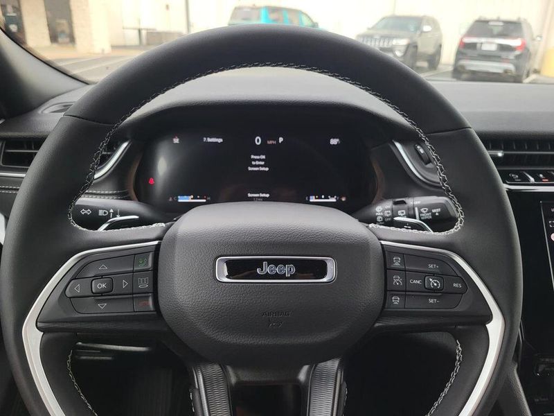 2025 Jeep Grand Cherokee L Altitude X 4x4Image 11