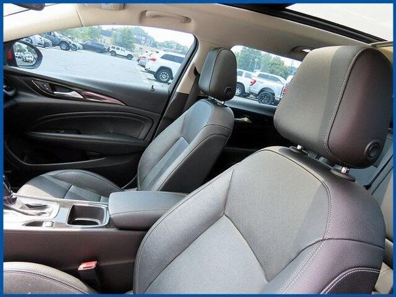 Used 2018 Buick Regal TourX EssenceImage 14