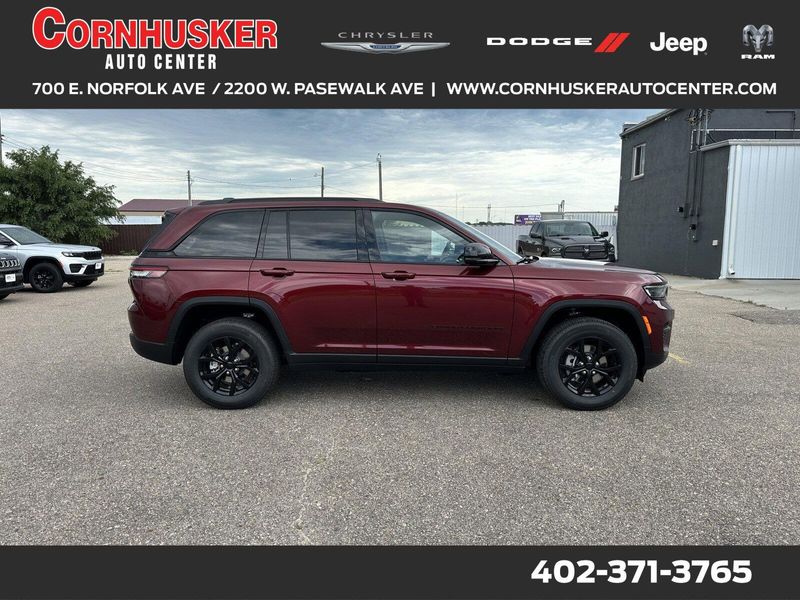2024 Jeep Grand Cherokee Altitude XImage 1