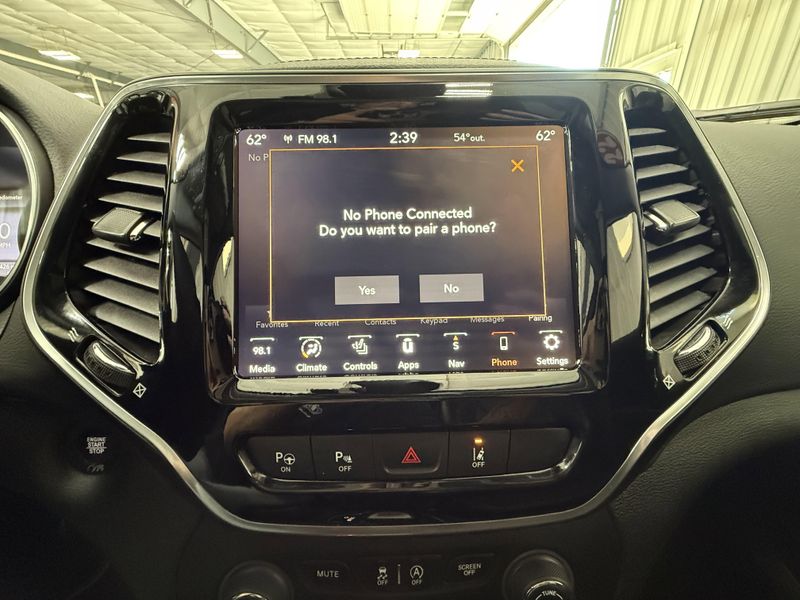 Used 2022 Jeep Cherokee LimitedImage 34