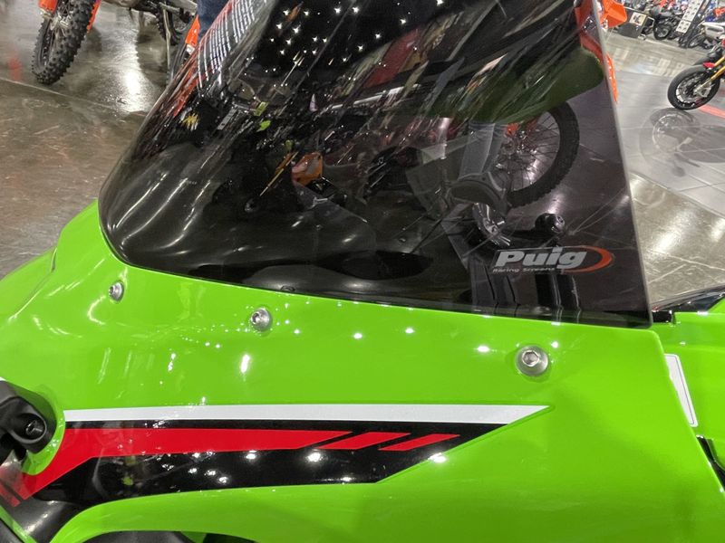 2024 Kawasaki ZX1002LRFAL-GN1  in a LIME GREEN/EBONY exterior color. Del Amo Motorsports delamomotorsports.com 