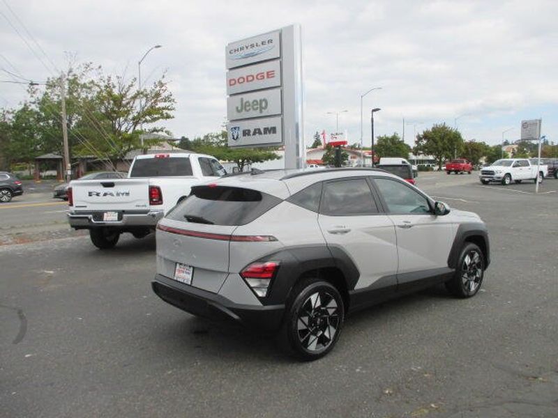Used 2024 Hyundai Kona SELImage 7