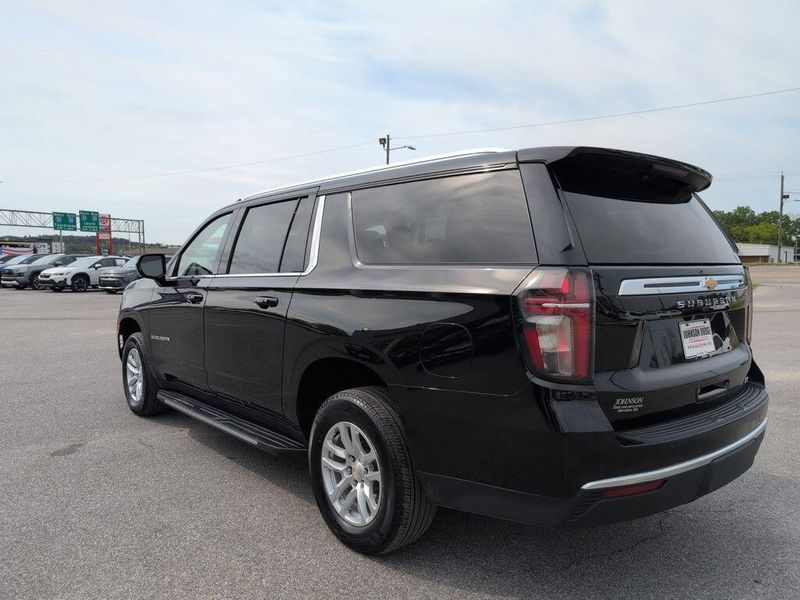 2023 Chevrolet Suburban LTImage 5