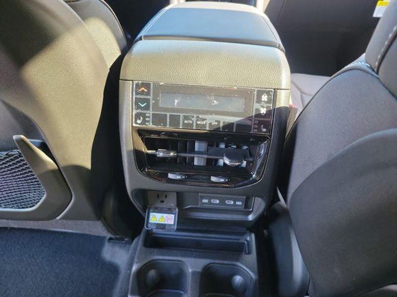 New 2026 Jeep Grand Cherokee L Limited Reserve 4x4