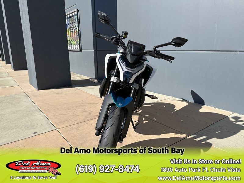 2024 CFMOTO CF400-7US  in a ZEPHYR BLUE exterior color. Del Amo Motorsports of South Bay (619) 547-1937 delamomotorsports.com 