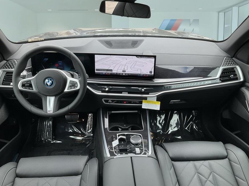 2025 BMW X5 xDrive50eImage 28