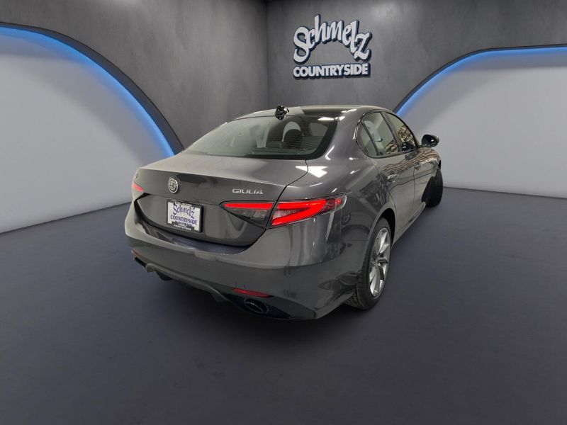 New 2026 Alfa Romeo Giulia AwdImage 9