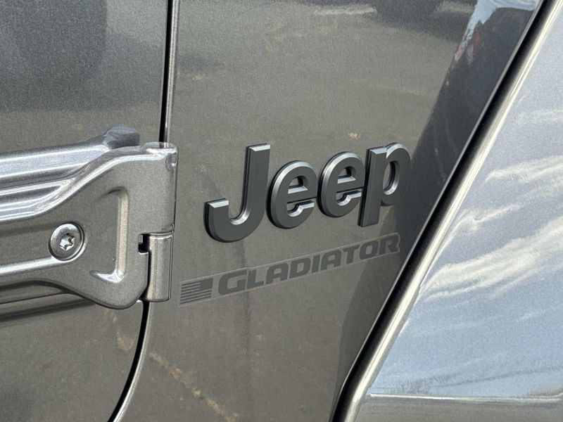 New 2026 Jeep Gladiator Sport S 4x4