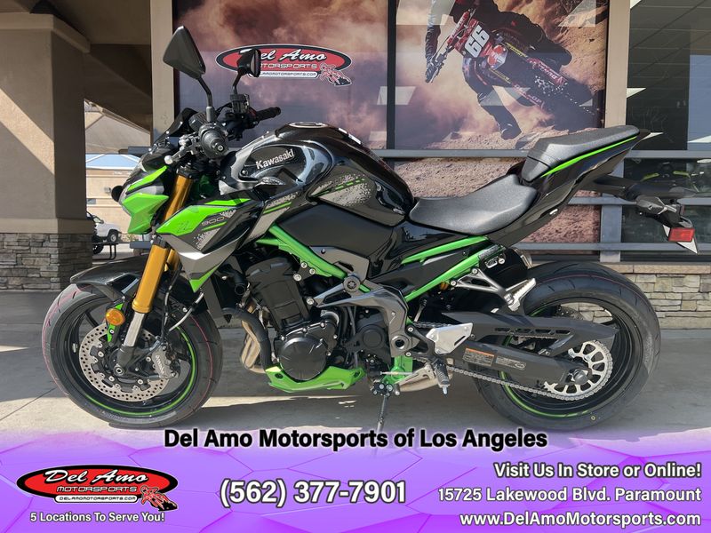 2024 Kawasaki ZR900MRFNL-BK2  in a METALLIC SPARK BLACK/METALLIC MATTE GRAPHENESTEEL GRAY/CANDY LIME GREEN exterior color. Del Amo Motorsports of Los Angeles (562) 262-9181 delamomotorsports.com 