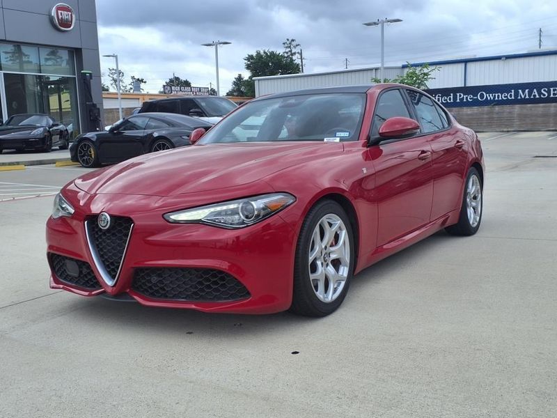 2022 Alfa Romeo Giulia TiImage 7