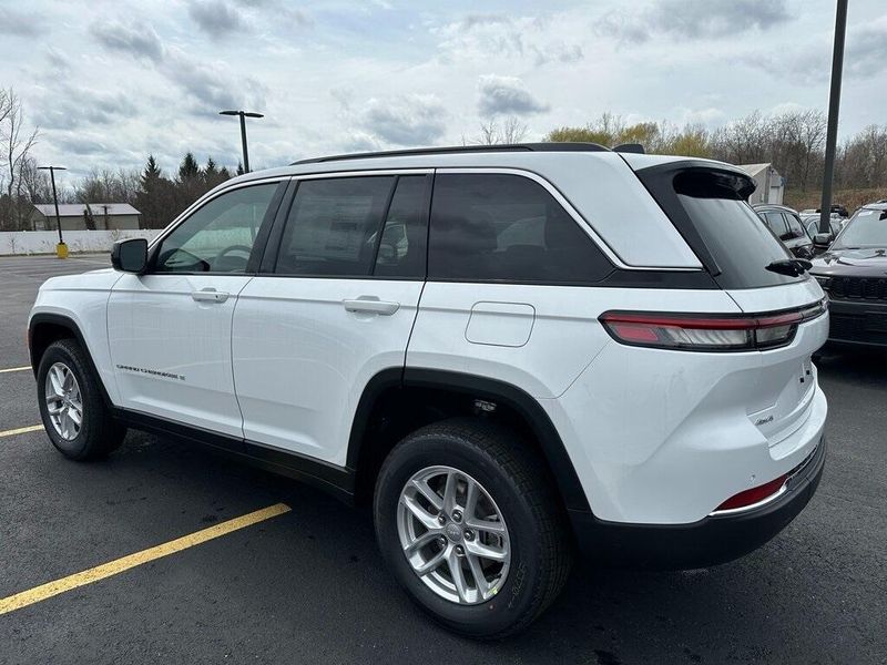 2025 Jeep Grand Cherokee Laredo X 4x4Image 10