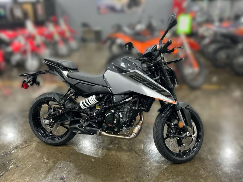 New 2026 KTM 250 DUKE Image 12