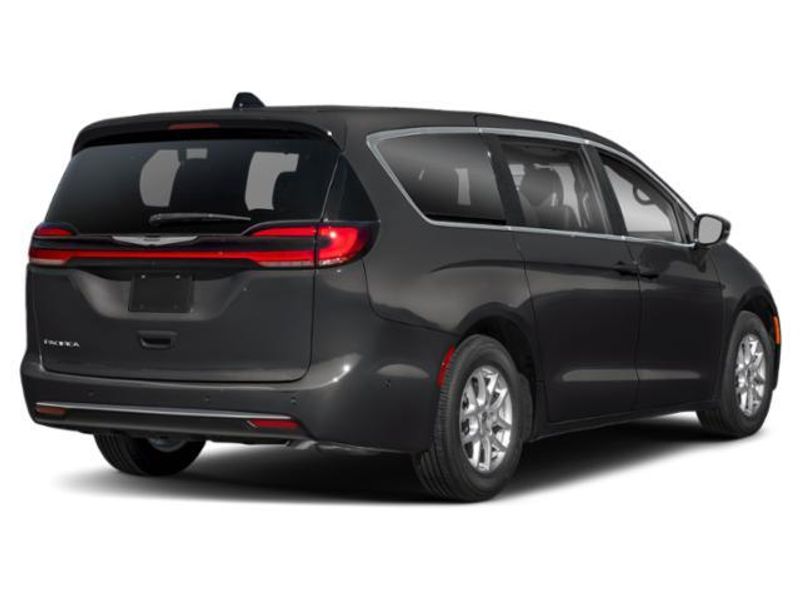2025 Chrysler Pacifica SelectImage 3