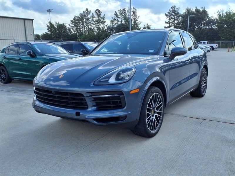 2019 Porsche Cayenne BaseImage 2