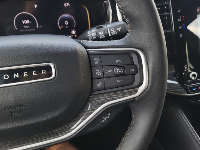2022 Jeep Wagoneer Series IIIImage 15