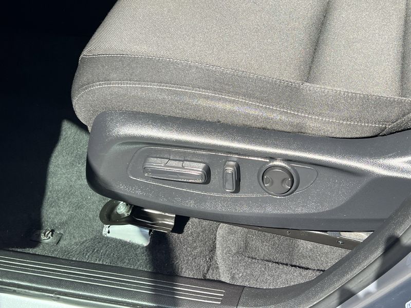Used 2023 Honda CR-V EXImage 15