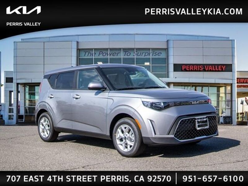 New 2025 Kia Soul LXImage 1