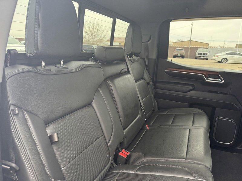 2023 GMC Sierra 1500 DenaliImage 9