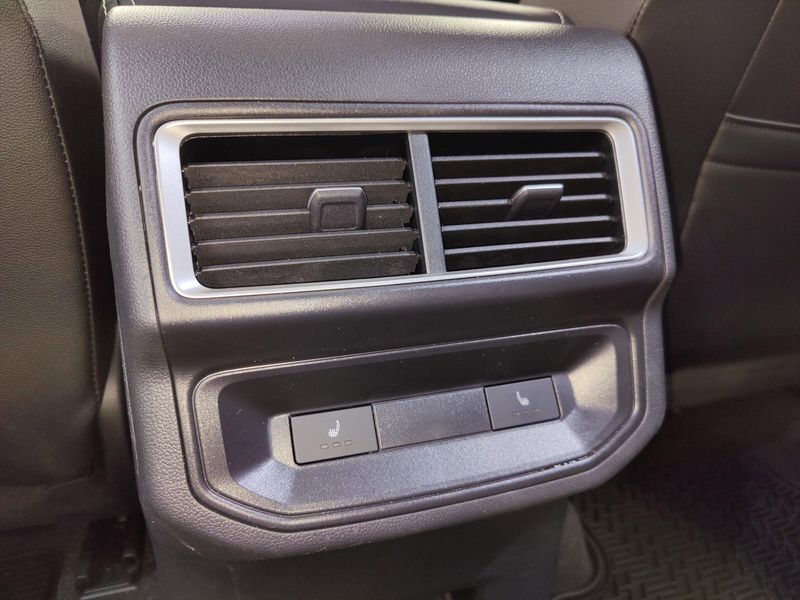 Used 2025 Volkswagen Atlas Cross Sport SEL R-Line Black AWD w/Sunroof/NavImage 17