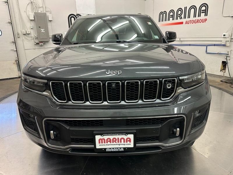 2021 Jeep Grand Cherokee Overland photo 3