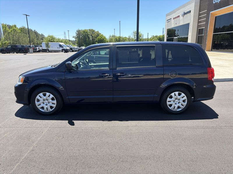 Used 2016 Dodge Grand Caravan SEImage 18