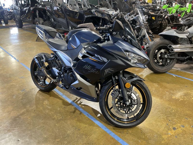 Used 2023 Kawasaki NINJA 400 Image 2