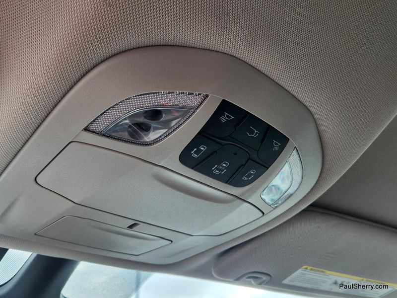 Used 2022 Chrysler Pacifica Touring L