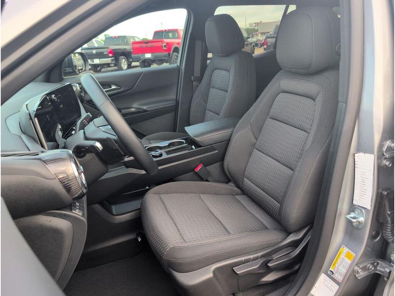Used 2026 Chevrolet Equinox FWD LTImage 9