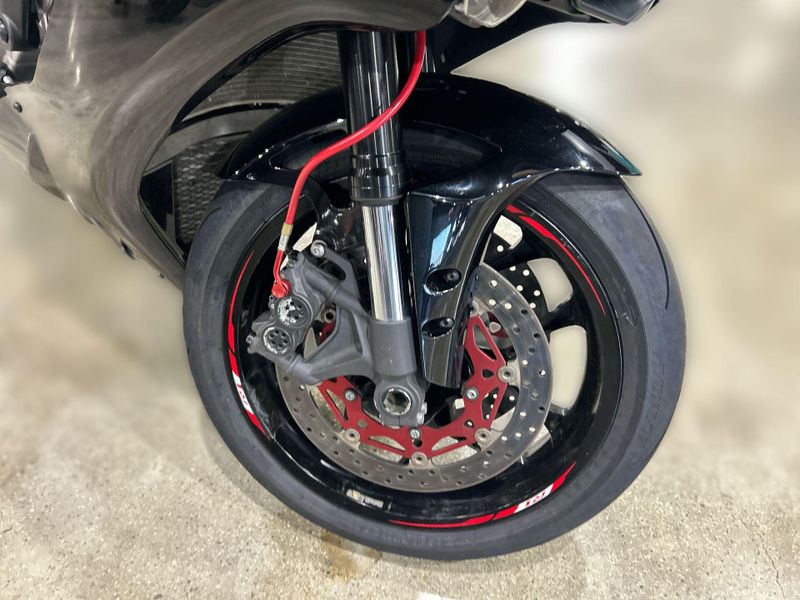 Used 2015 Yamaha YZF-R1 Image 23