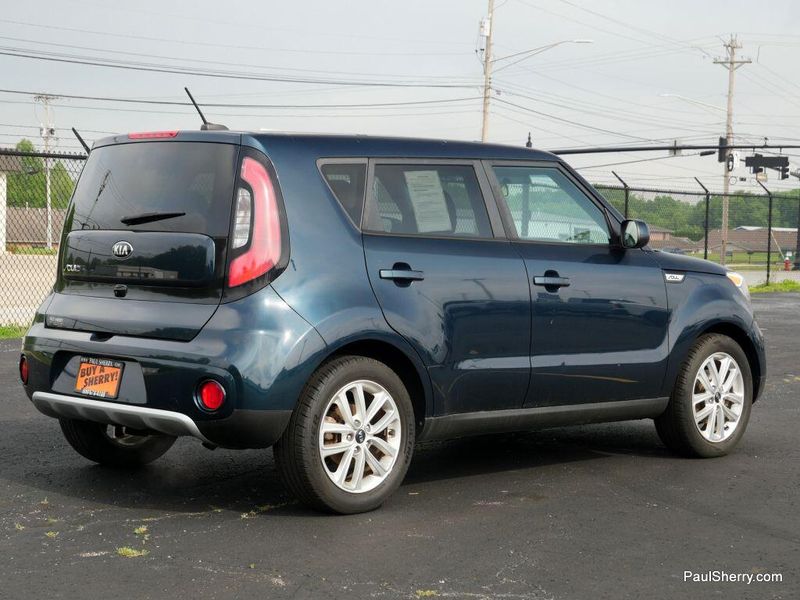 2017 Kia Soul +Image 15