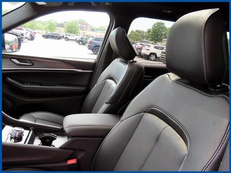 New 2025 Jeep Grand Cherokee LimitedImage 13