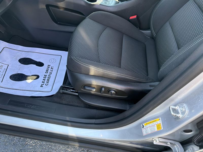 Used 2022 GMC Terrain SLEImage 20