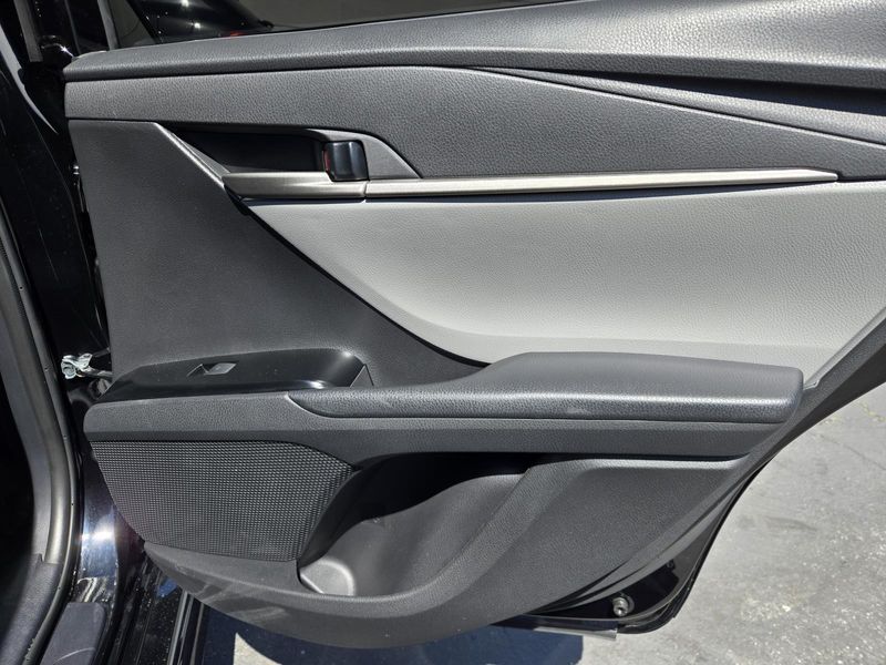Used 2025 Toyota Camry SE (Natl)