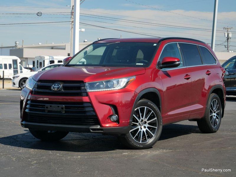2017 Toyota Highlander SE photo 3