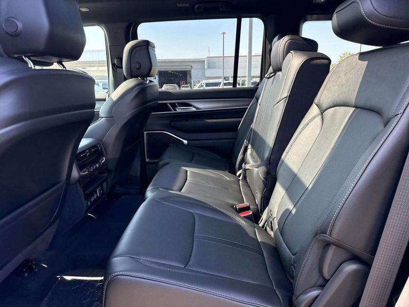2026 Jeep Grand Wagoneer Upland 4x4