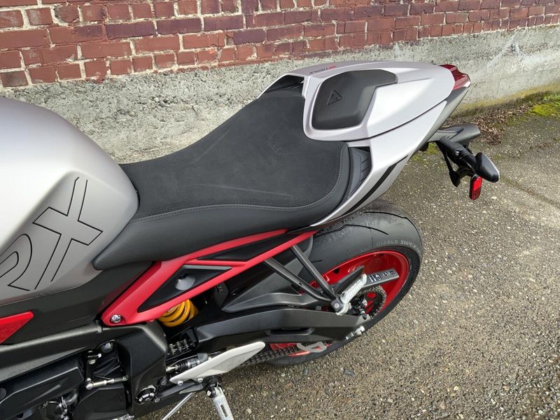 2026 Triumph STREET TRIPLE 765 RX