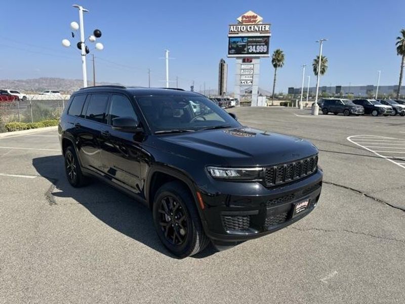 Used 2024 Jeep Grand Cherokee L AltitudeImage 1