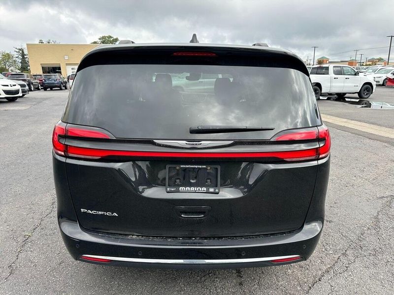 2021 Chrysler Pacifica Touring LImage 14