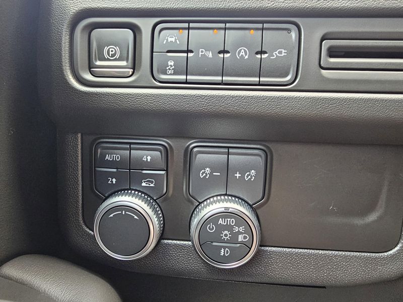 2021 GMC Yukon SLTImage 18