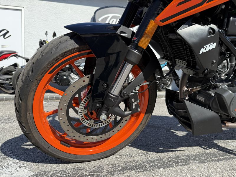 2023 KTM 200 Duke