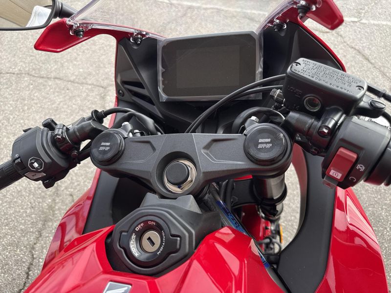New 2024 Honda CBR650R ABS Image 13