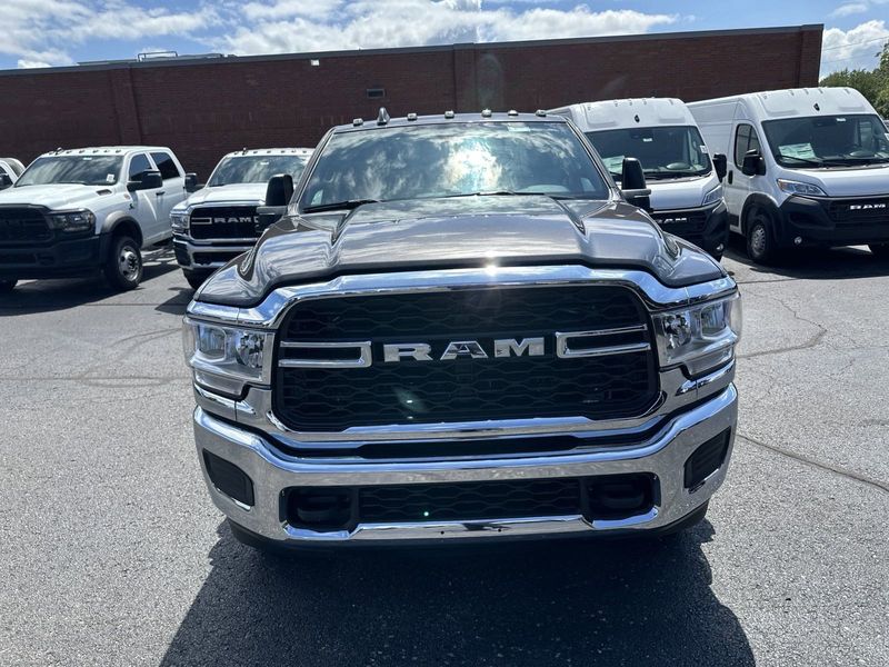 2024 RAM 3500 Tradesman Crew Cab 4x4 8