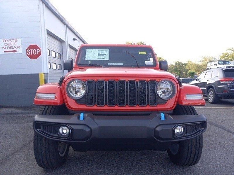 New 2024 Jeep Wrangler 4xE | Garavel Jeep | Norwalk CT 06851