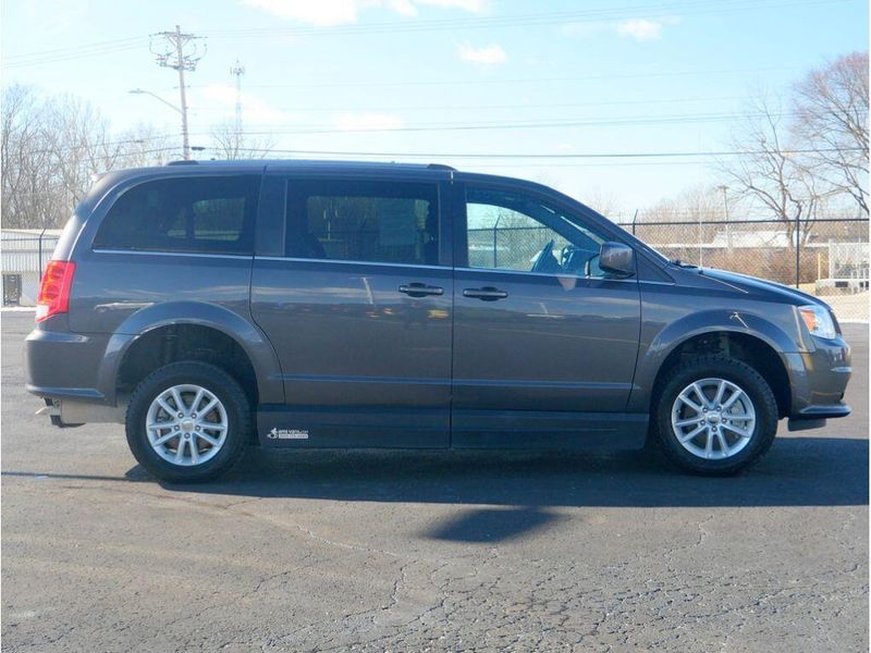 2019 Dodge Grand Caravan SXTImage 9