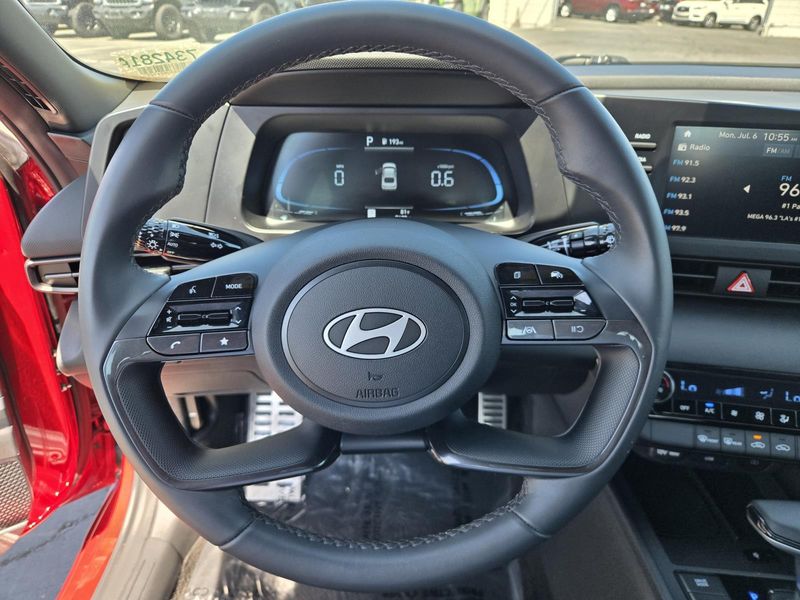 Used 2025 Hyundai Elantra SEL Sport IVT