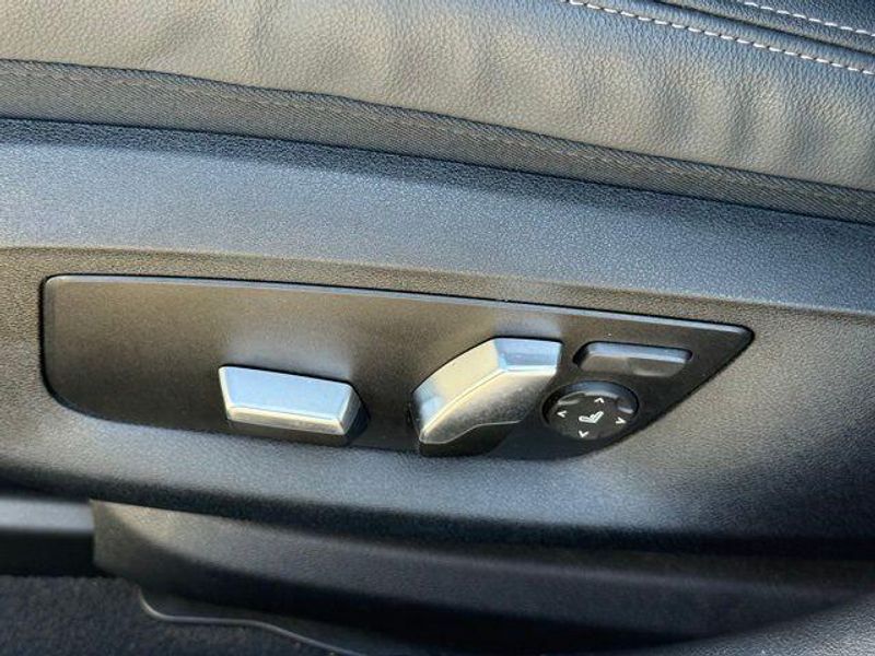 Used 2023 BMW 5 Series 530e iPerformanceImage 21