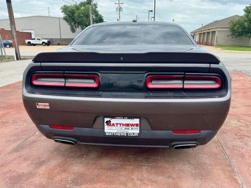 Used 2021 Dodge Challenger SXTImage 6