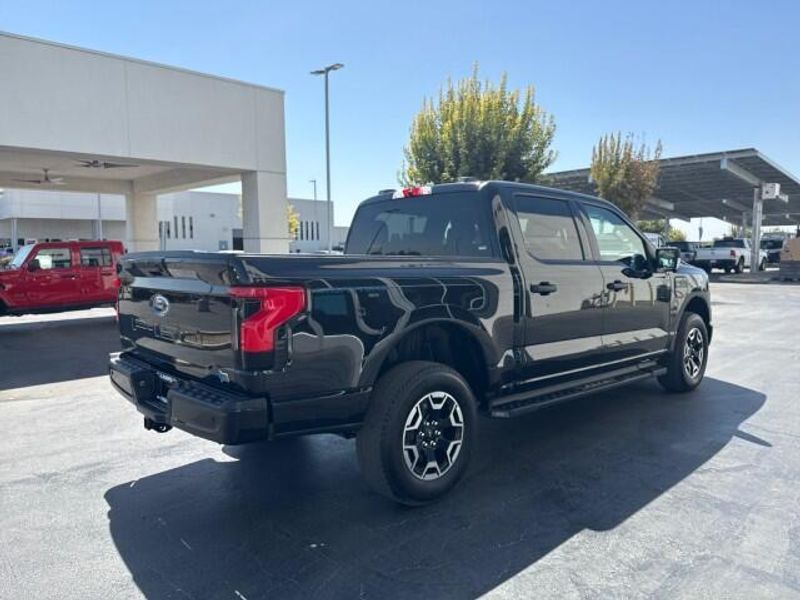 2023 Ford F-150 Lightning XLT photo 6