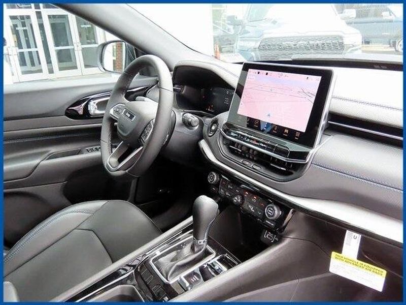 2025 Jeep Compass LimitedImage 8